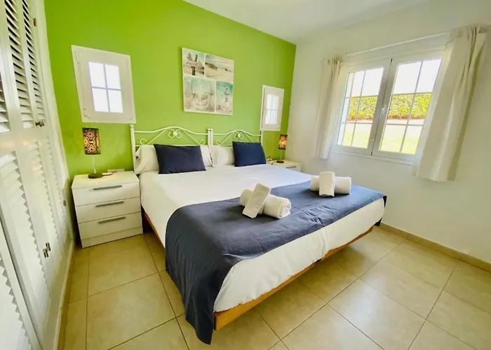 Casa En Playa Con Terraza Hébergement de vacances